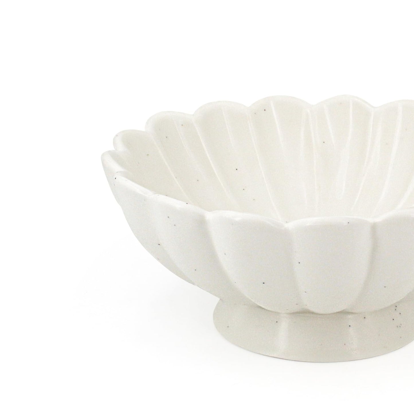 Accessoryway 8" White Fluted Scalloped Decorative Bowls -Moderate Ceramic Fruit Bowl for Kitchen Counter, Elegant Wavy Edge Centerpiece Bowls for Home Decor, Perfect for Housewarming &Wedding Gift