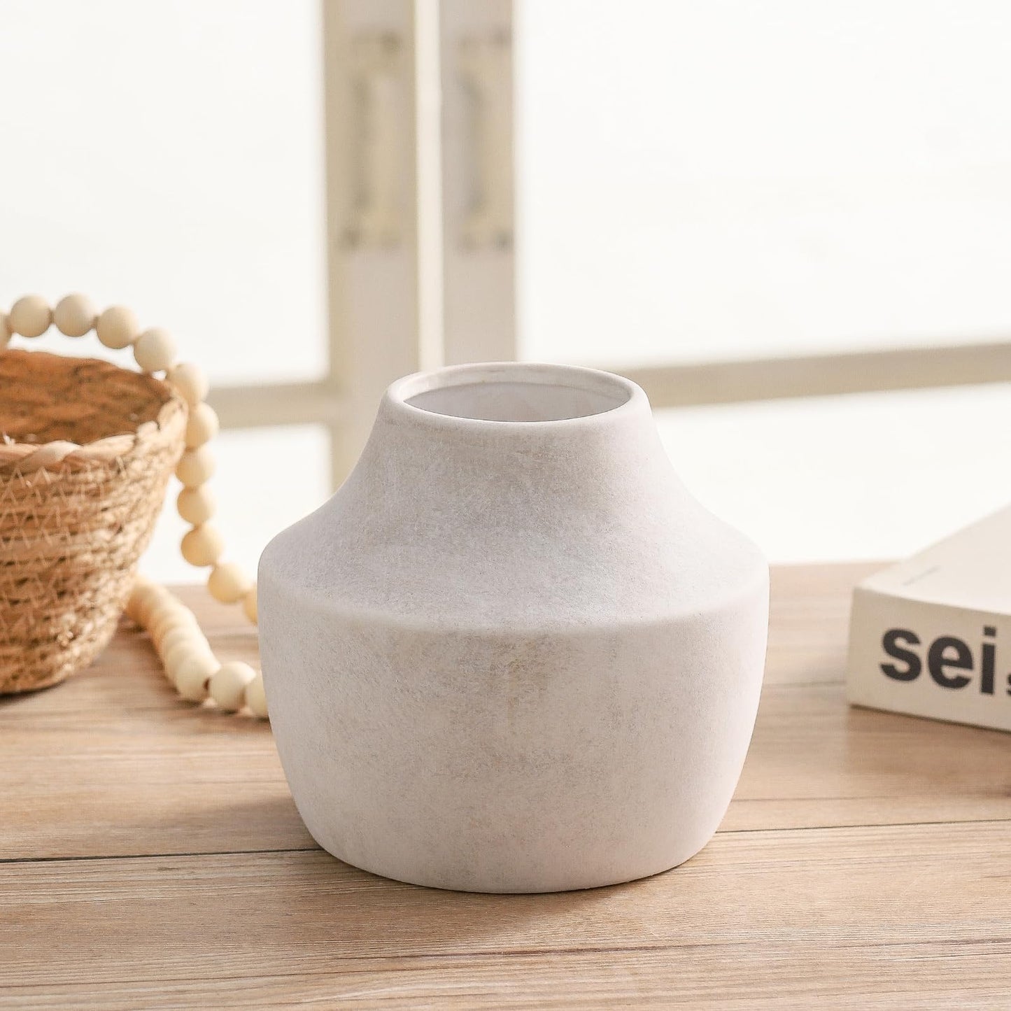 Mitt&Ditt Ceramic Flower Vase, 5.3 inch Off-White Farmhouse Rustic Vase, Handcrafted Weathered Pottery Vases, Small Flower Terracotta Vases for Home Decor, Living Room, Table, Shelf