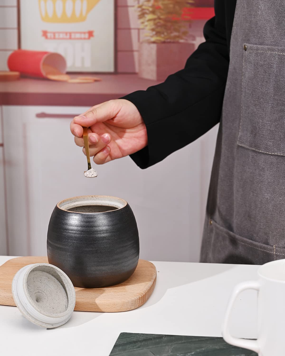 NCQIXIAO Retro Kitchen Canisters Ceramic Food Storage Jar Roud Shape with Silicone Airtight Lid for Tea, Coffee, Nuts, Herb, Spice, Sugar (Black)