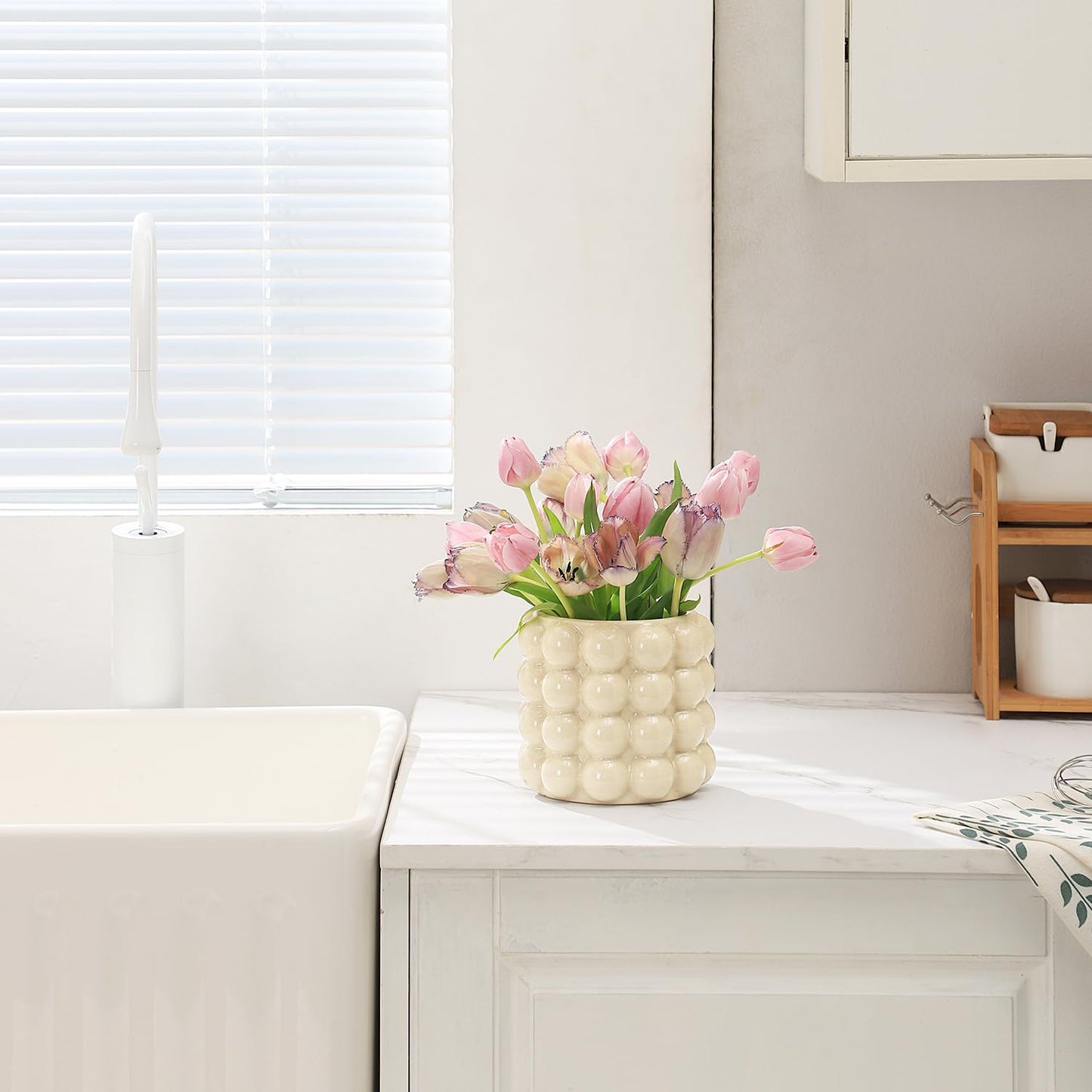 YANWE1 Bubble Vase, Beige Ceramic Vase for Flowers, Short Vases for Boho Decor, Decorative Vases for Flowers, Living Room, Bedroom, Office, Fireplace, Mantel, Coffee Table, 5 Inches