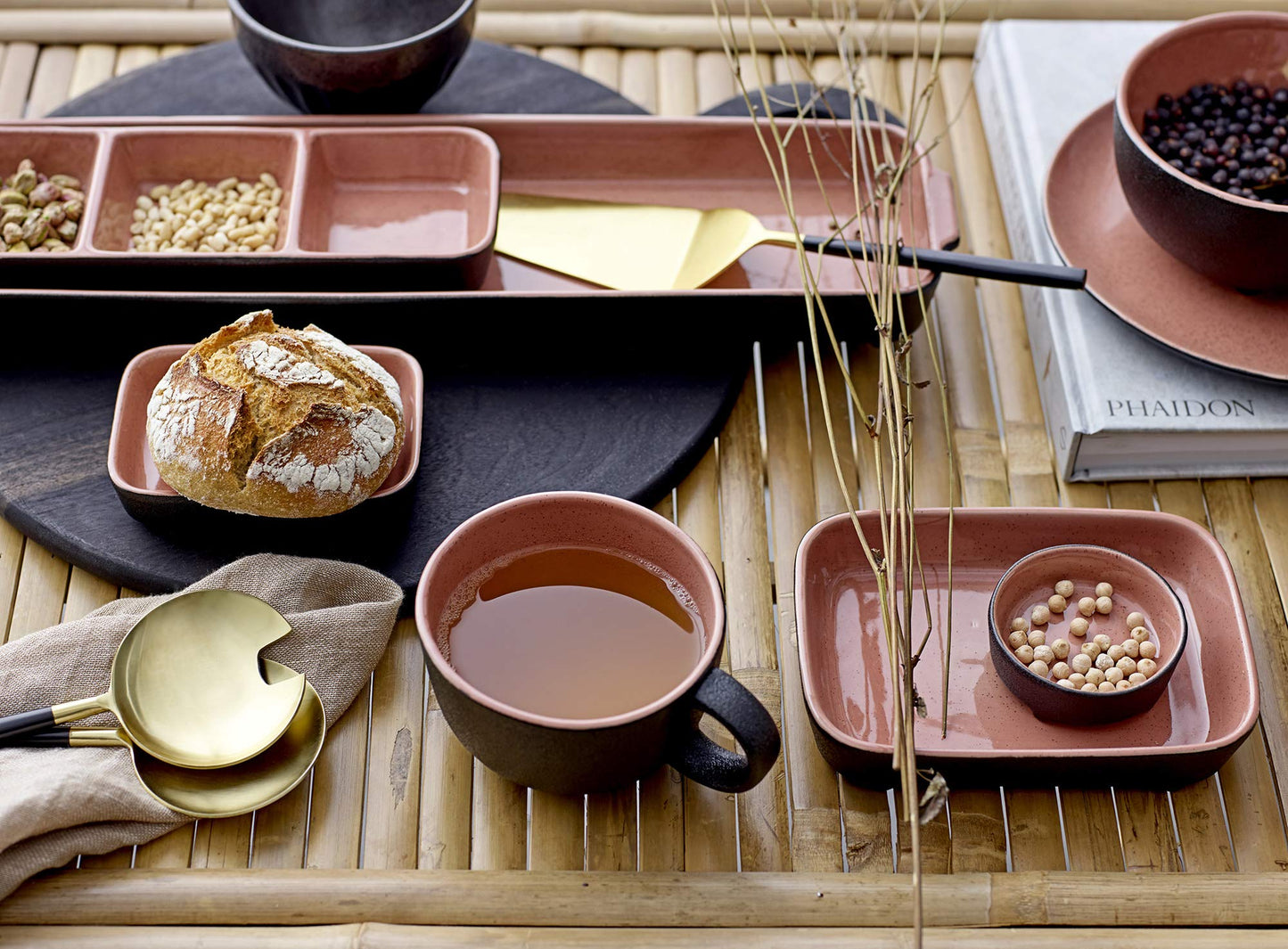 Bloomingville Round Acacia Wood Cheese and Cutting Board with Circle Handle, Black