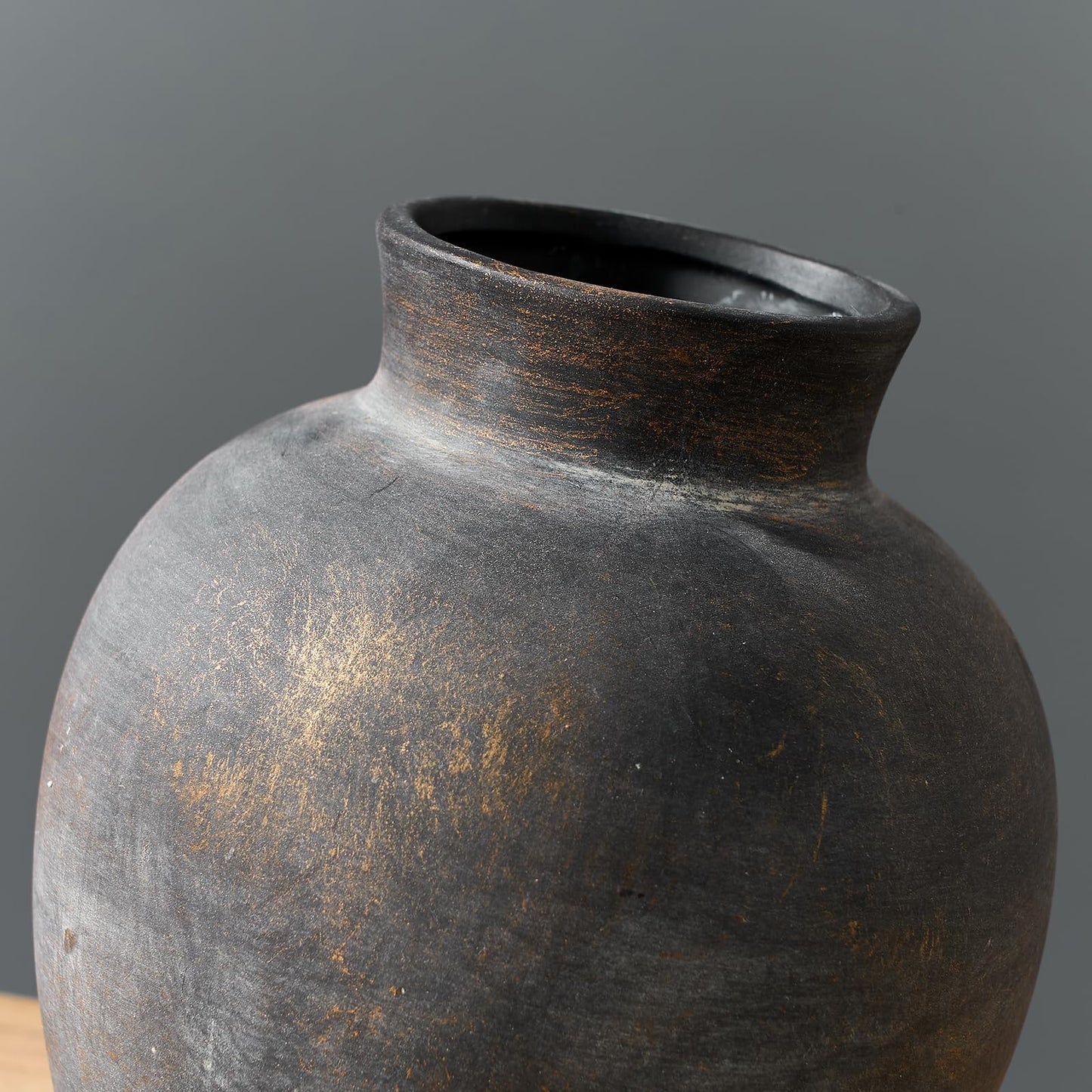 SIDUCAL Ceramic Decorative Flower Vase | 6 Inch Pottery Rustic Farmhouse | Boho | Terracotta Vase for Home Decor, Table, Living Room, Bathroom, Shelf, Mantel Decoration, Bronze