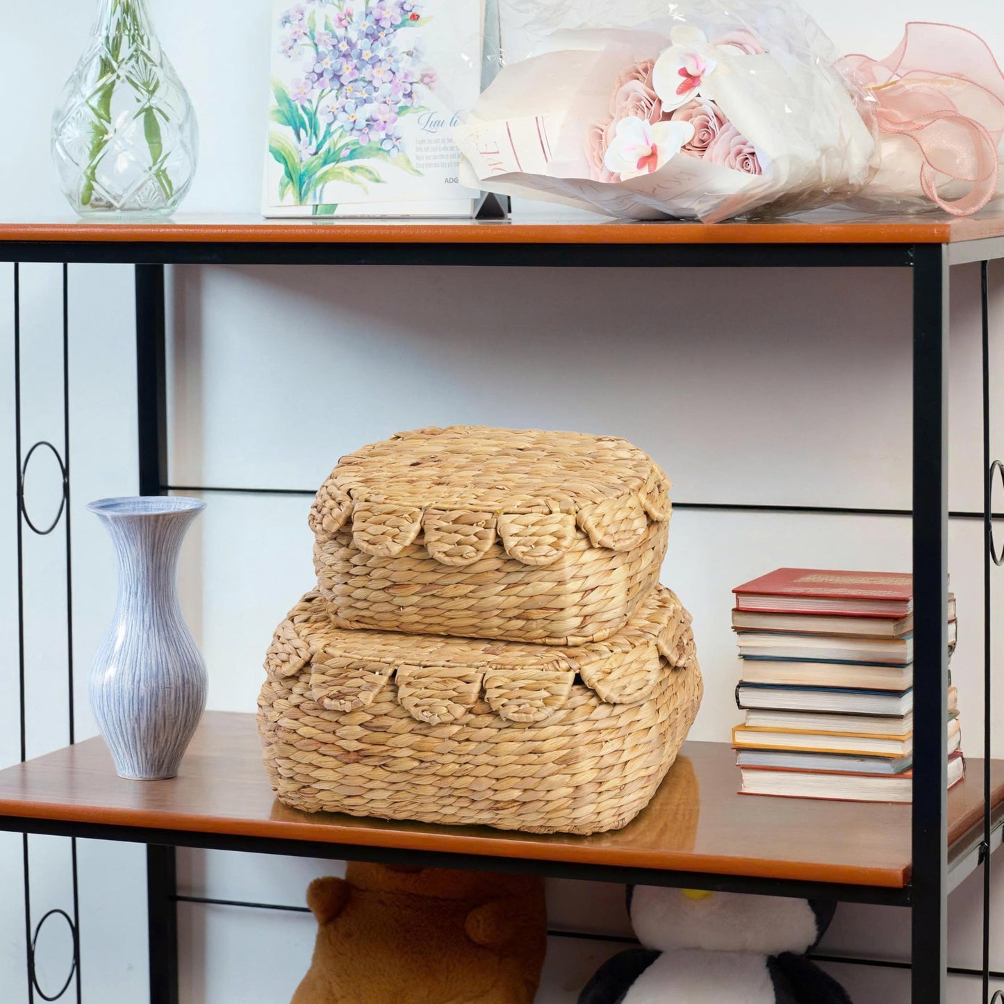 LUSYDECO Round Wicker Storage Baskets with Lid, Rattan Basket Decorative Boxes, Woven Storage Box Hyacinth Basket with Lids, Scalloped Edge Wicker Basket with Lid, Set of 2