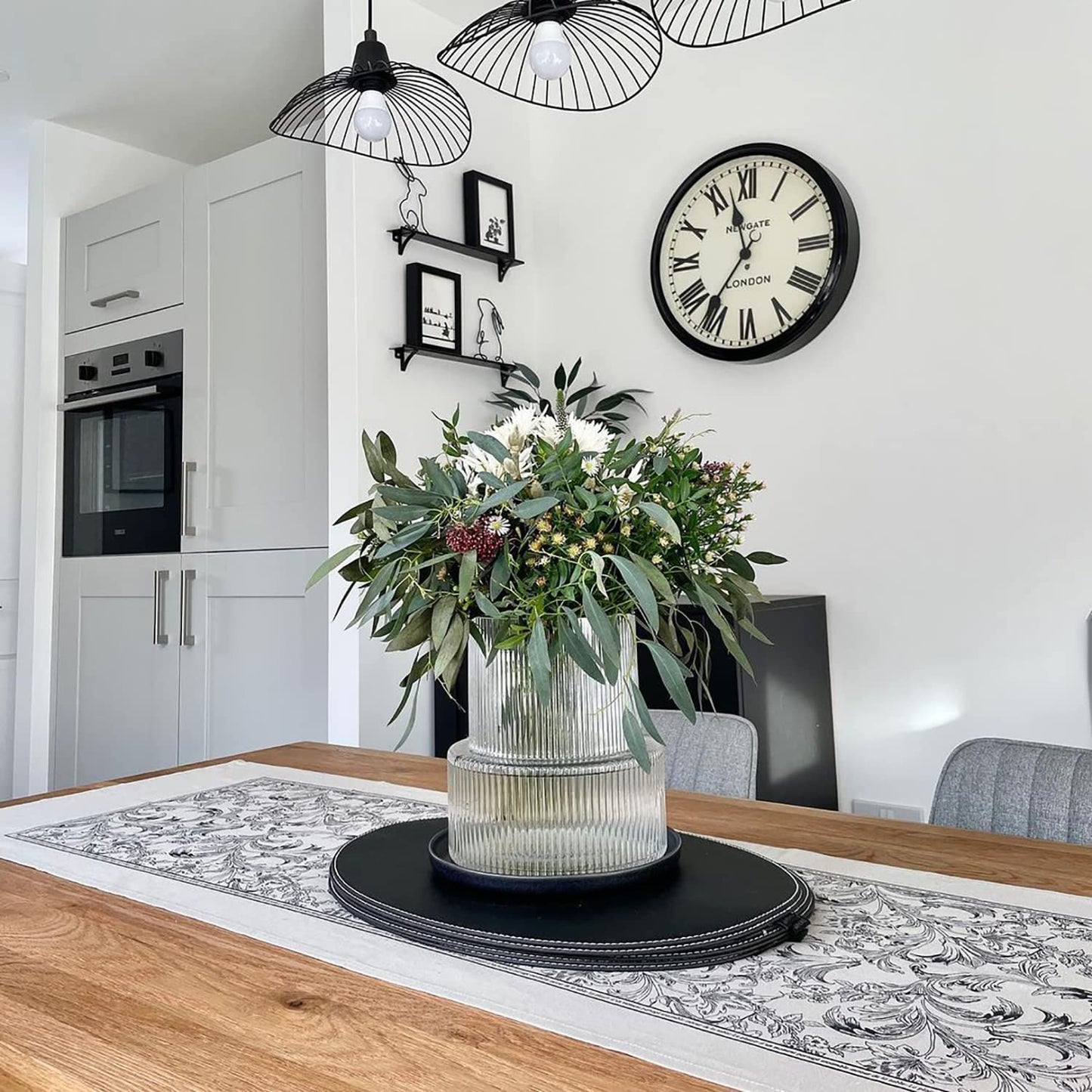 YANWE1 Ribbed Glass Vase, Flower Vase, Fluted Clear Vases for Flowers, Modern Vases for Living Room, Dining Table, Entryway, Shelf, Wedding, Office, Coffee Table, Birthday, 7.5 Inches